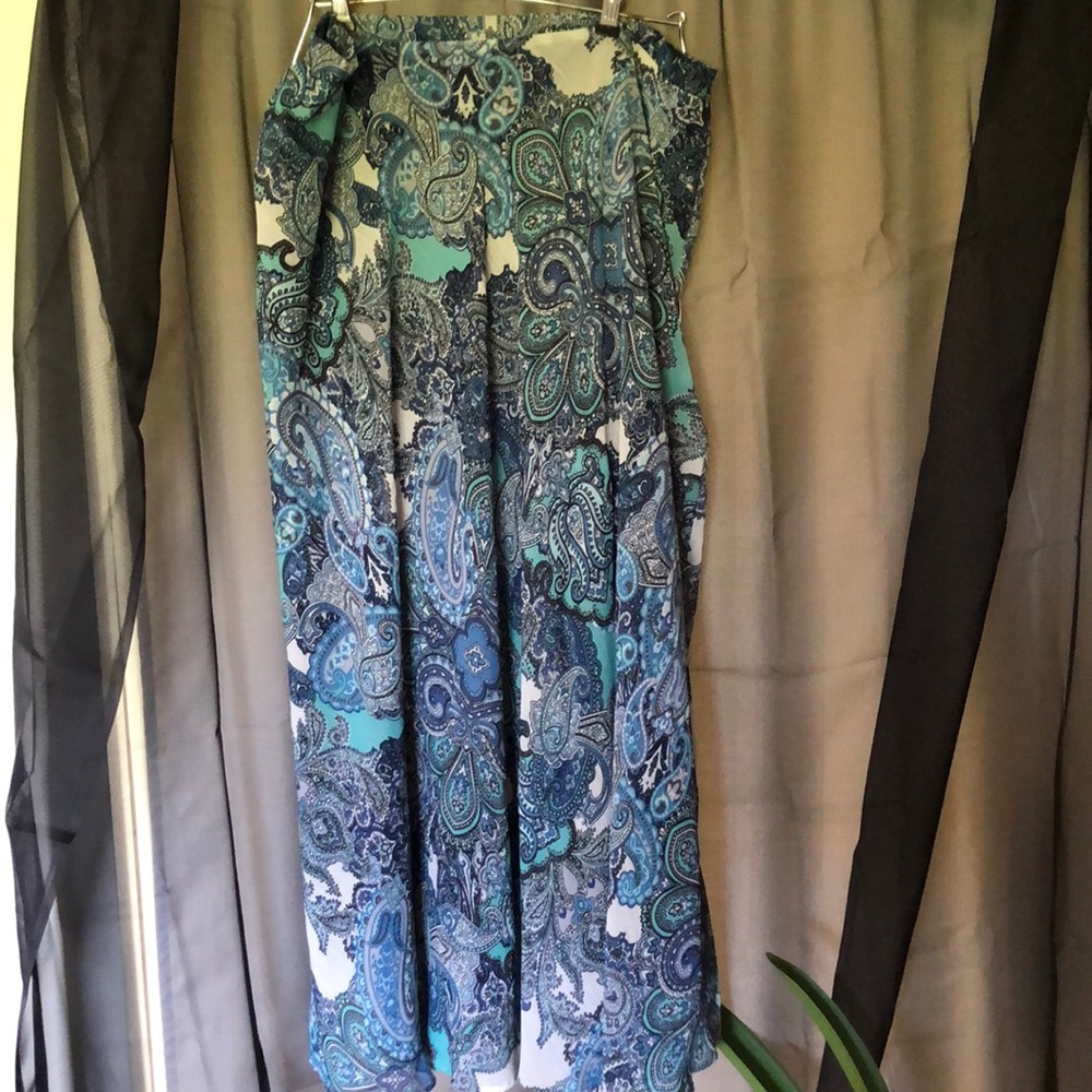 ❄️BOGO sale Beautiful blue and teal maxi skirt 2 x